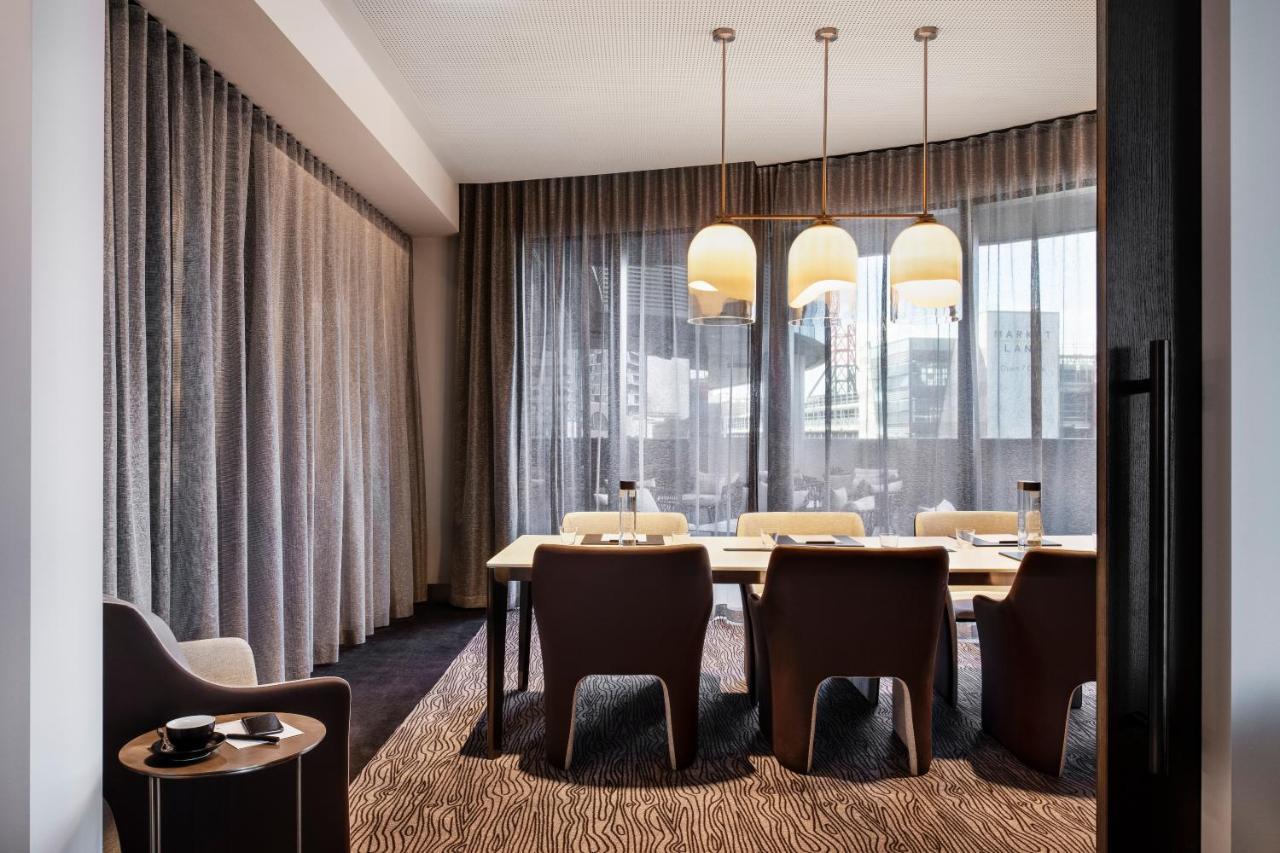 Melbourne Marriott Hotel Docklands Kültér fotó The dining room