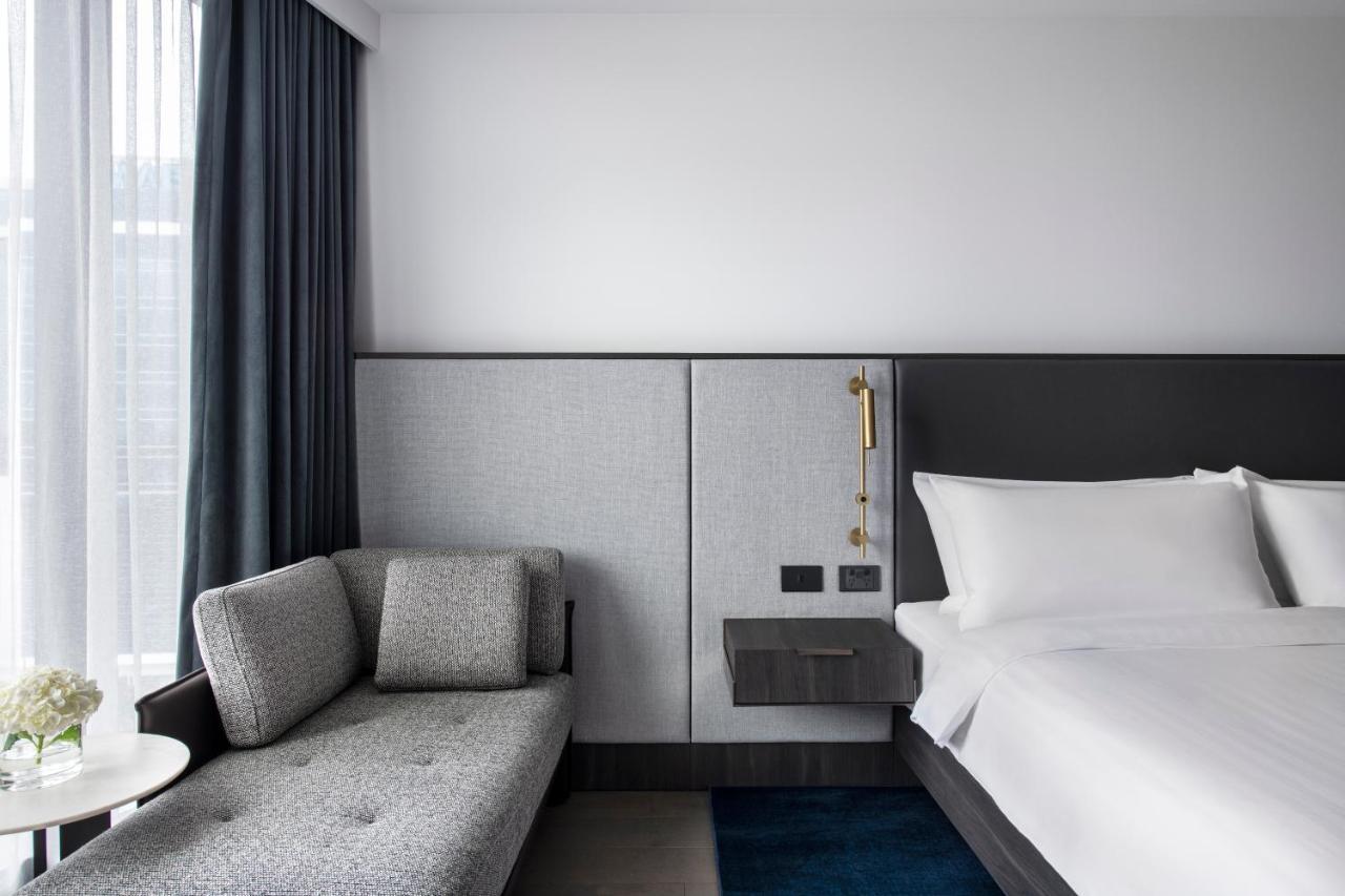 Melbourne Marriott Hotel Docklands Kültér fotó Deluxe Room