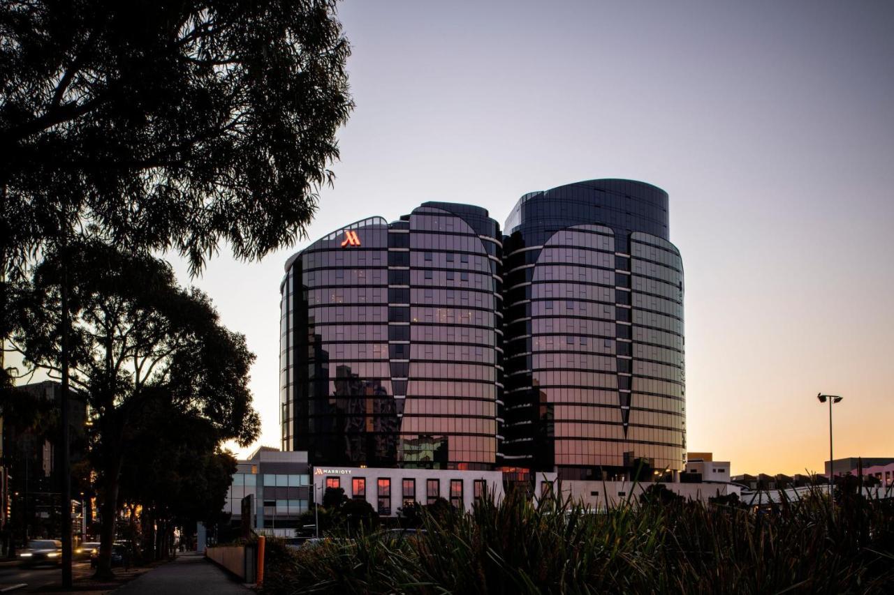Melbourne Marriott Hotel Docklands Kültér fotó The Marriott Melbourne Docklands