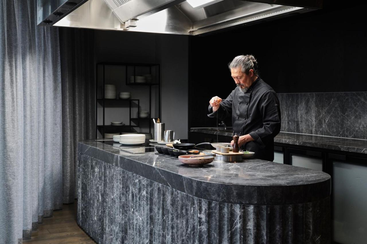 Melbourne Marriott Hotel Docklands Kültér fotó Chef Nobu Matsuhisa