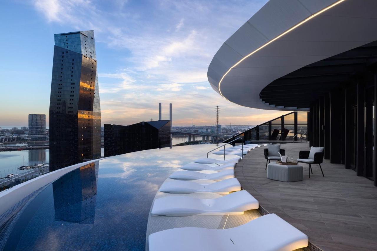 Melbourne Marriott Hotel Docklands Kültér fotó Skyline pool
