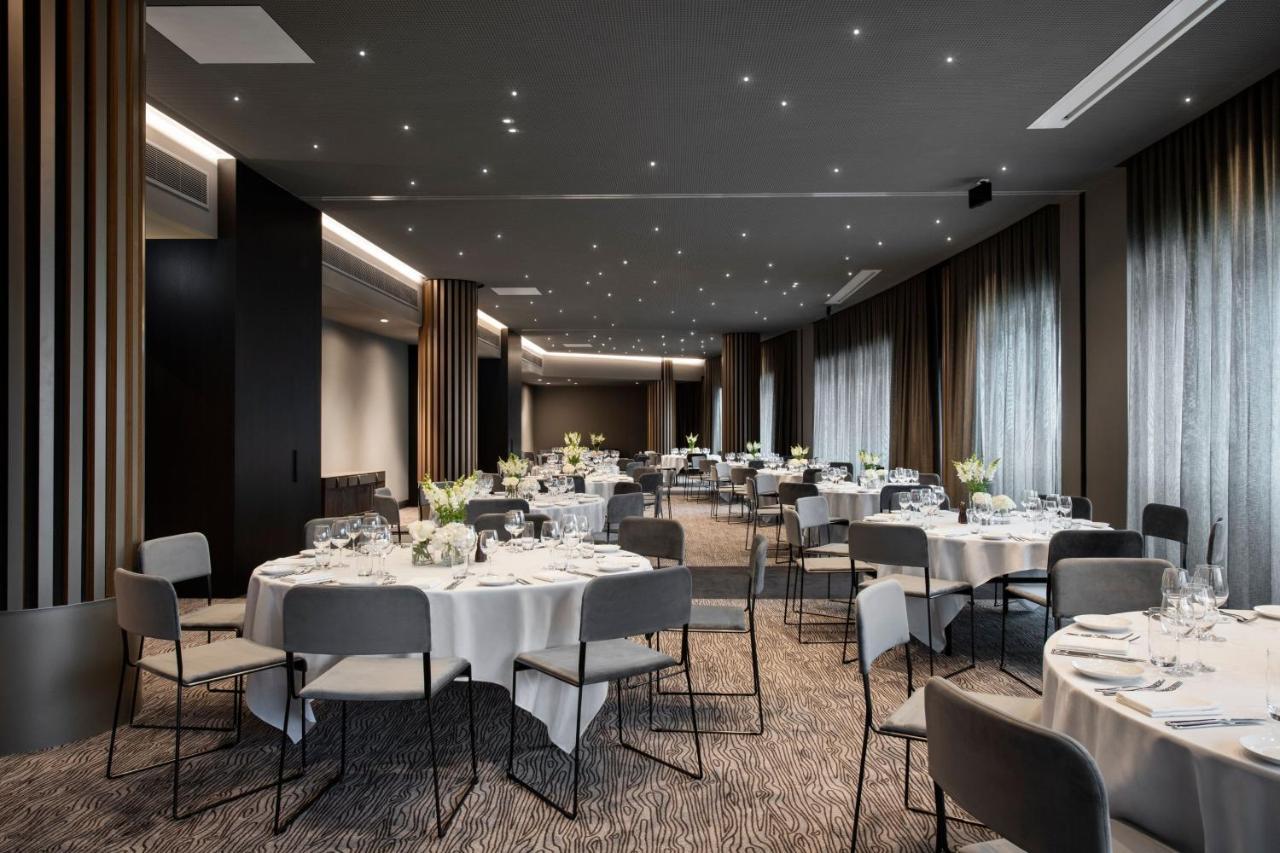 Melbourne Marriott Hotel Docklands Kültér fotó The ballroom