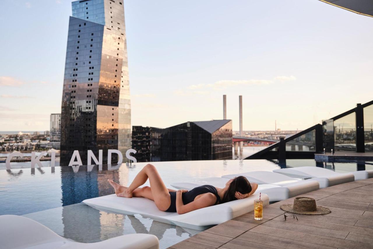 Melbourne Marriott Hotel Docklands Kültér fotó The rooftop pool at the Standard East Village