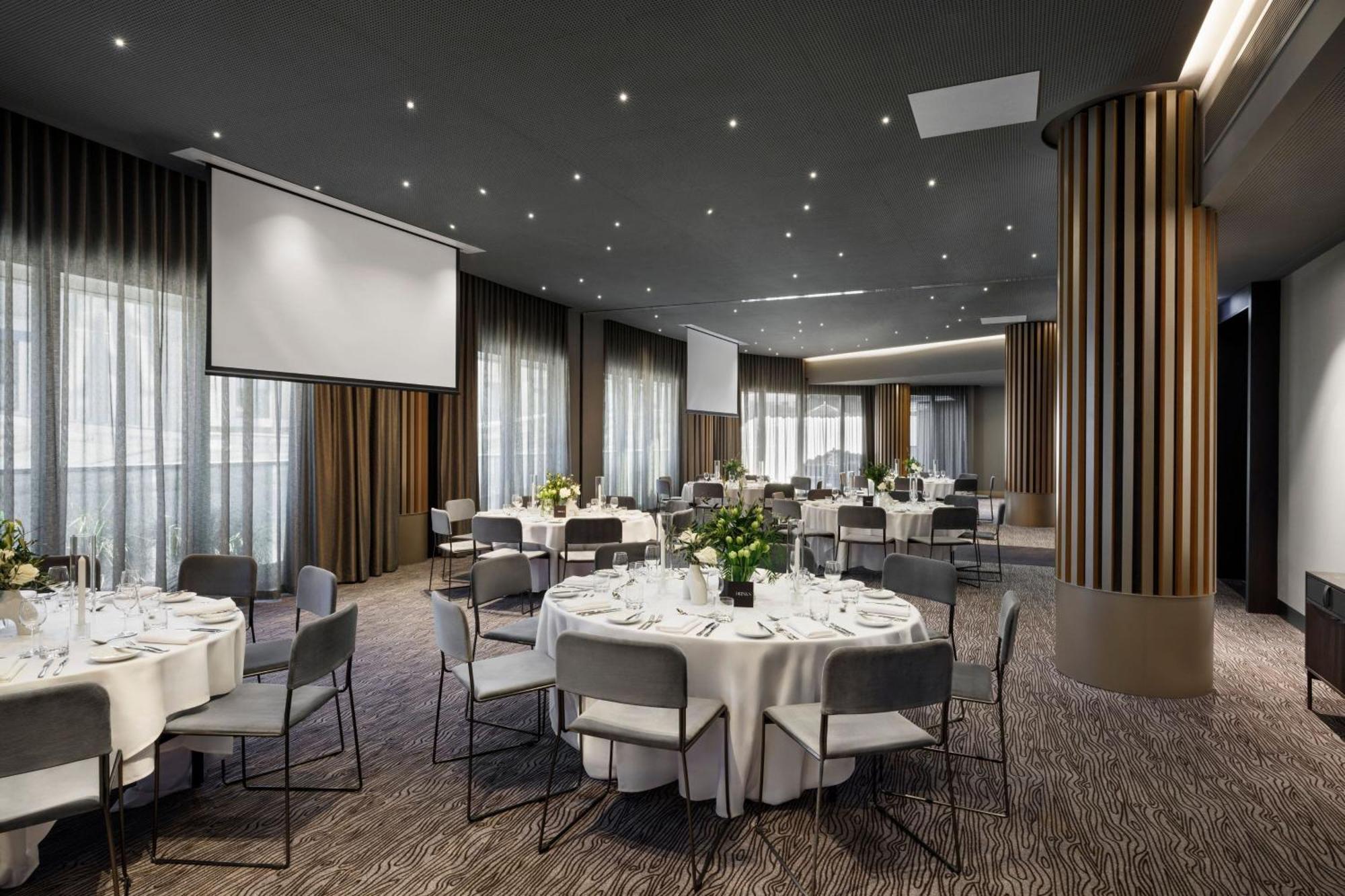 Melbourne Marriott Hotel Docklands Kültér fotó The Westin Ballroom