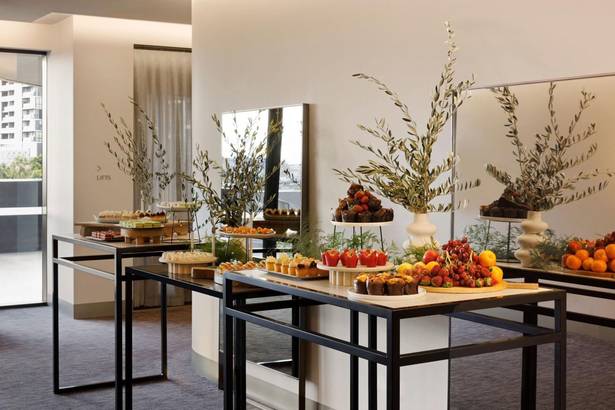 Melbourne Marriott Hotel Docklands Kültér fotó A buffet at a hotel