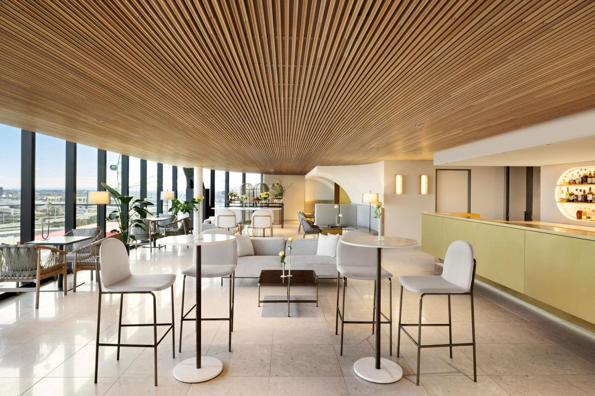 Melbourne Marriott Hotel Docklands Kültér fotó Club Lounge at the airport